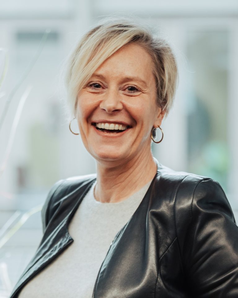 Photo de Stéphanie Vajda, responsable climat et biodiversité